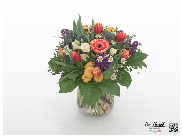 Blumenstrauß mit Lisianthus, Gerbera, Nelken, Kamille, Hyazinthen, Chrysanthemen, Disteln und Tulpen