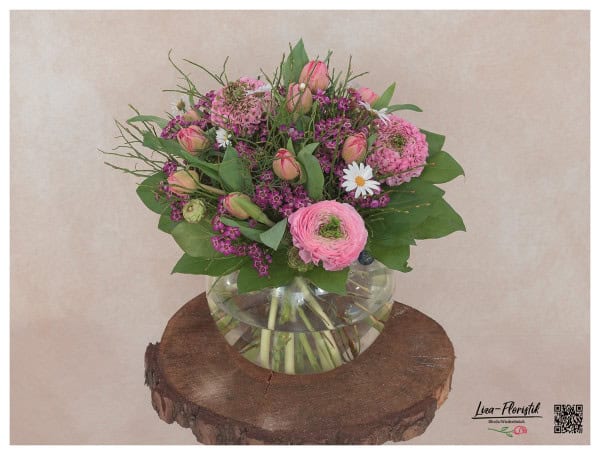 Ranunkeln, Wachsblumen, Margeriten und Tulpen