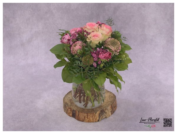 Blumenstrauß mit Rosen, Ranunkeln, Wachsblumen und Nelken
