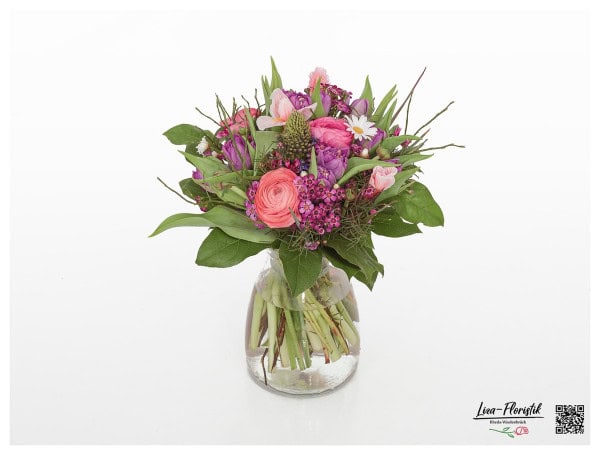 Frühlingsstrauß mit Scilla, Tulpen, Iris, Ranunkeln, Wachsblumen, Blaubeere und Margeriten