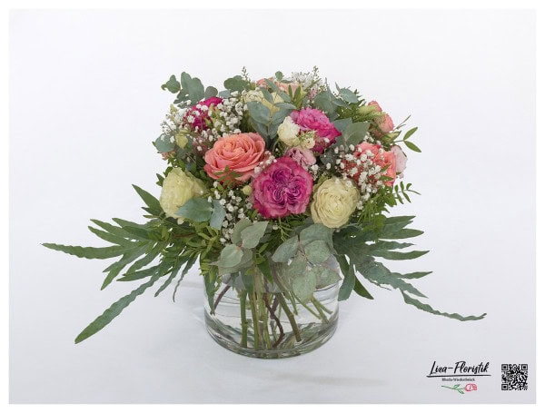 Blumenstrauß mit bunten Ecuador Rosen, Schleierkraut, Eukalyptus und Lisianthus