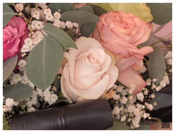 Ecuador Rosen im Geburtstagsstrauß