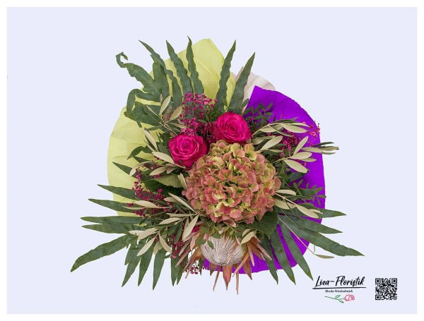 Blumenstrauß in Manschette mit Protea und Rosen - Detail