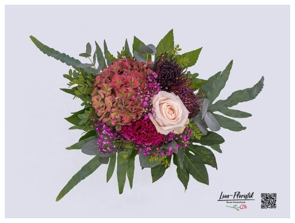 Hortensie, Rosen, Protea, Schleierkraut, Eukalyptus und Celosia im Detail